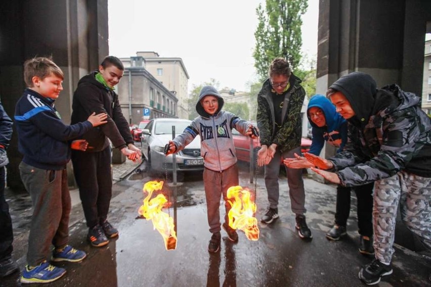 Fundacja Ukryte Skrzydła obchodziła 10 lat działalności Mobile School w Krakowie [ZDJĘCIA]