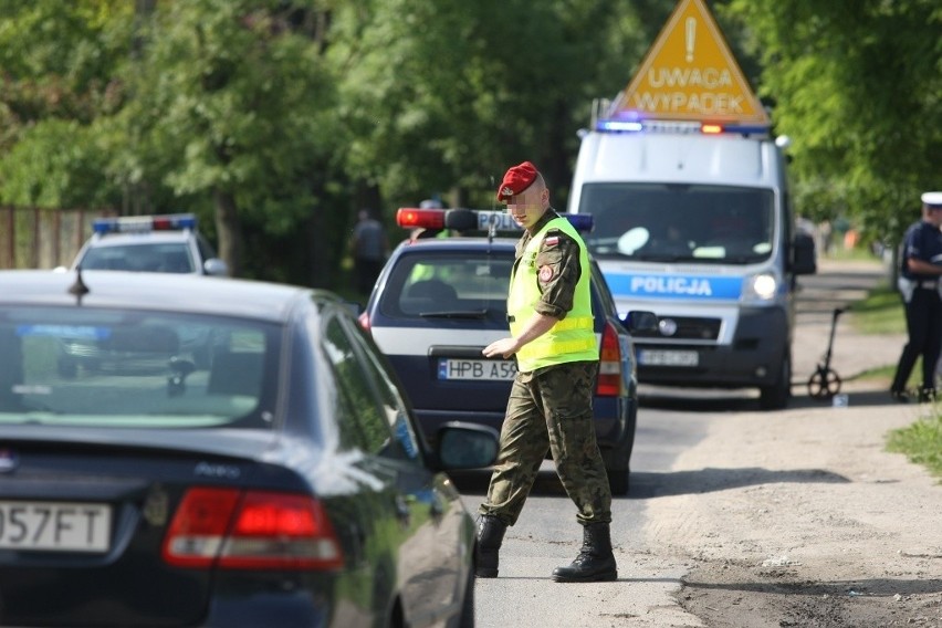 Wrocław: Wypadek na Kamieńskiego. Pieszy nie żyje, kierowca uciekł (ZDJĘCIA)