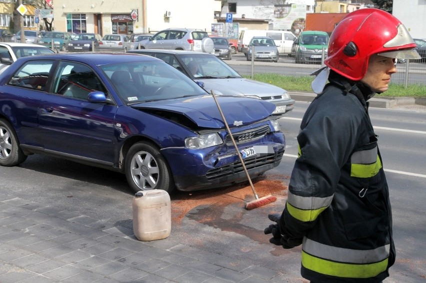 Wypadek na al. Kochanowskiego. Audi wjechało w skodę