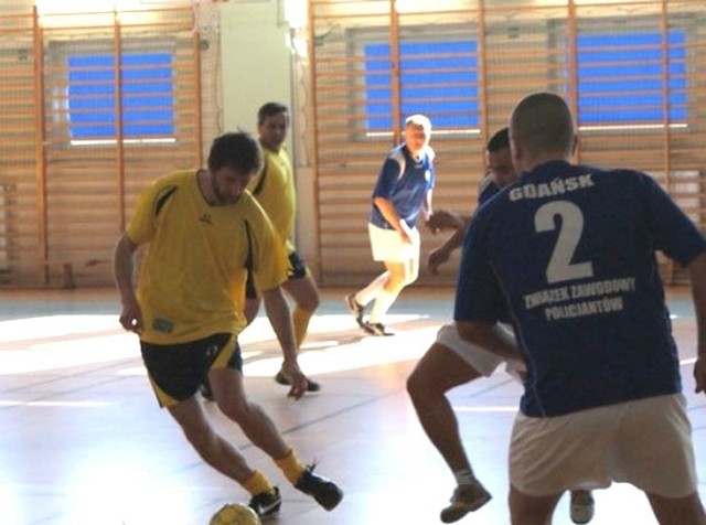 Słupscy policjanci wygrali I Ogólnopolski Halowy Turniej Piłki Nożnej Służb Mundurowych.