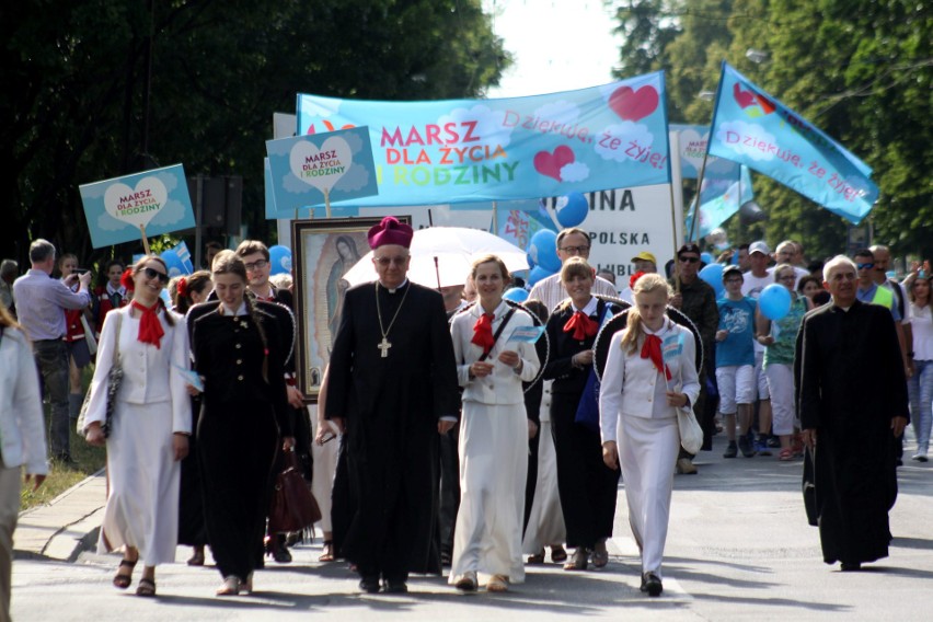 Marsz dla Życia i Rodziny przeszedł przez Lublin. Wielkie serce na zakonczenie [ZDJĘCIA]