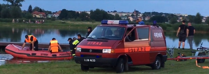 Tragiczny wypadek w Kraśniku. Paralotniarz wpadł do zalewu. Zmarł w szpitalu