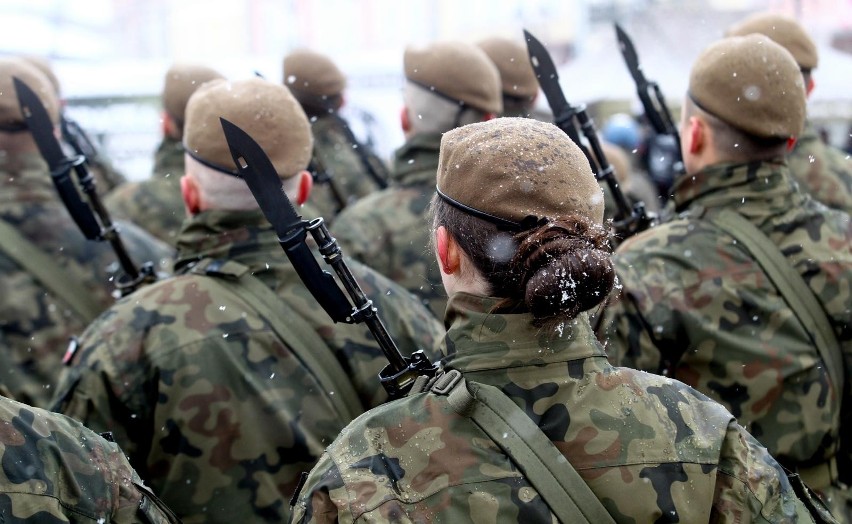 Kobiety stanowią mniej niż 9 proc. żołnierzy w Polsce. Dla...