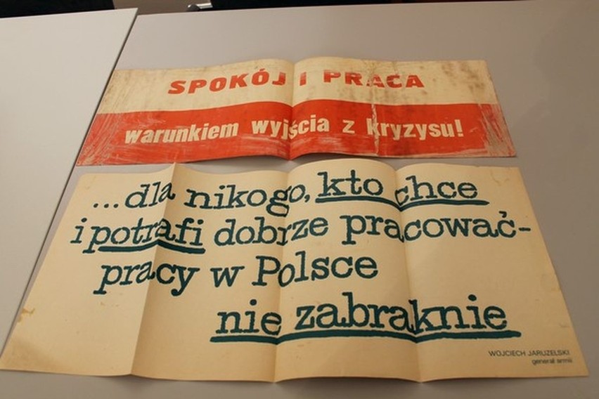 Były wiceprezydent Kielc przekazał swoje zbiory dotyczące stanu wojennego