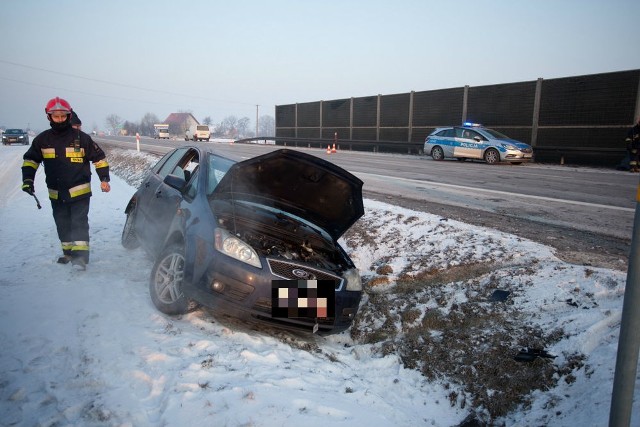 Wypadek w Jodłówce na DK94. Jedna osoba trafiła do szpitala, 2 III 2018