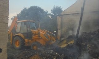Pożar stodoły w gminie Kunów. 26 strażaków w akcji [ZDJĘCIA]