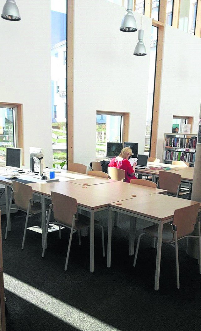 Studenci nie są zadowoleni ze zmian organizacyjnych w funkcjonowaniu biblioteki uniwersyteckiej. W efekcie znacznie rzadziej korzystają z księgozbiorów