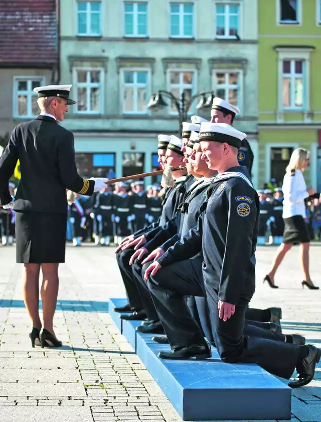 Główne uroczystości 65-lecia Zespołu Szkół Morskich w Darłowie odbyły się na rynku oraz w kinie Bajka