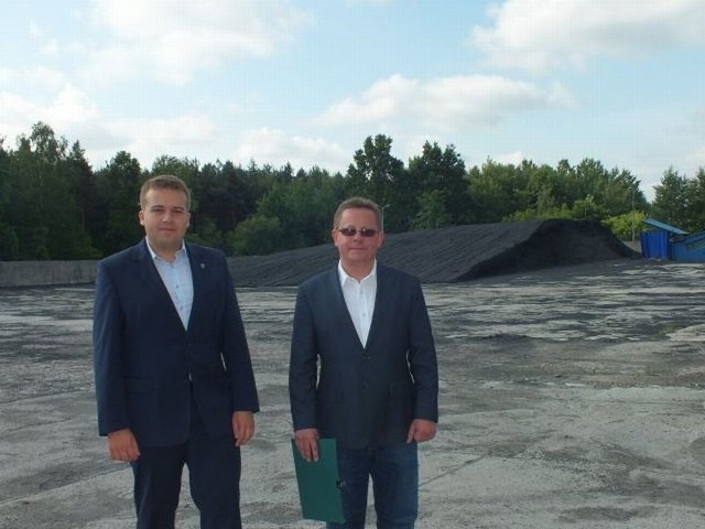 Prezydent Marek Materek i prezes ZEC Marcin Pocheć poinformowali, że udało się kupić taniej węgiel do miejskiej ciepłowni.