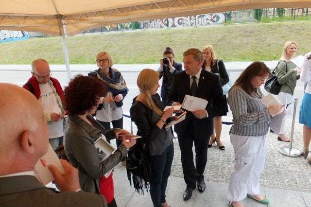 Uroczystości rozpoczną się 4 czerwca w samo południe na Rynku Kościuszki. Prezydent zaprasza na rocznicowy tort.