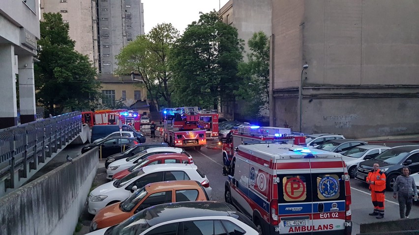 Pożar na Piotrkowskiej w Łodzi. Ogień wybuchł na 9. piętrze...