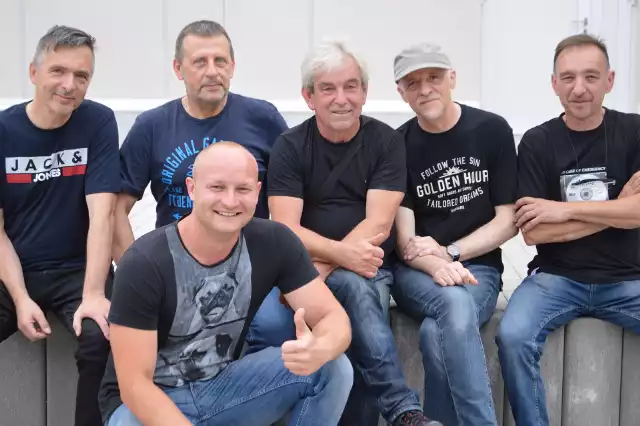 Skład zespołu „Prefect”: Roman Cieślak (gitara), Marek Werens (gitara), Lolek Niedzielski (gitara), Jacek Cedler (gitara basowa), Zbigniew Werens (perkusja), Bartek Łyszczarek (wokal).