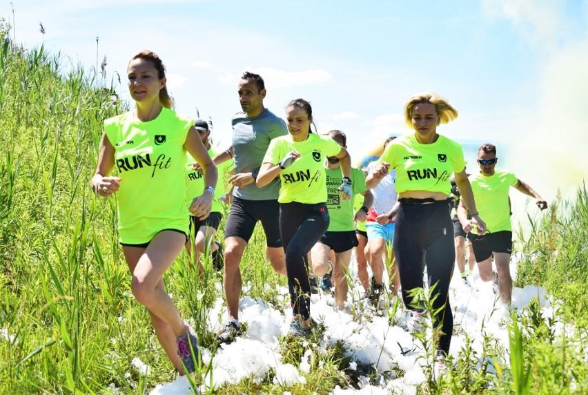 Run Fit Adventure Elite 2022, czyli ekstremalny bieg dorosłych nad Jeziorem Tarnobrzeskim. Zobaczcie, z czym mierzyli się zawodnicy!