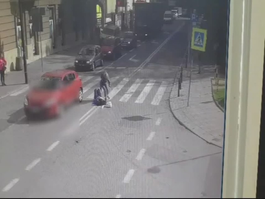 Wypadek w Gliwicach na przejściu: 38-latka potrącona na przejściu dla pieszych WIDEO + ZDJĘCIA