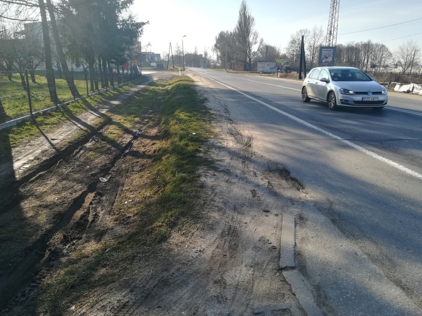 Mieszkańcy będą mieć w Łasku chodnik. Koniec z błotem i poboczem ZDJĘCIA