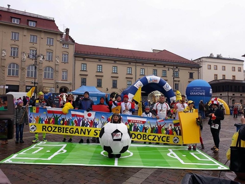 Biegacze z Dobczyc wzięli udział w Krakowskim Biegu Sylwestrowym [ZDJĘCIA]