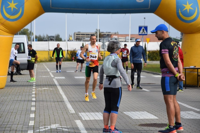 Zobacz zdjęcia z 4 Biegu Szklarskiego w Sandomierzu!...