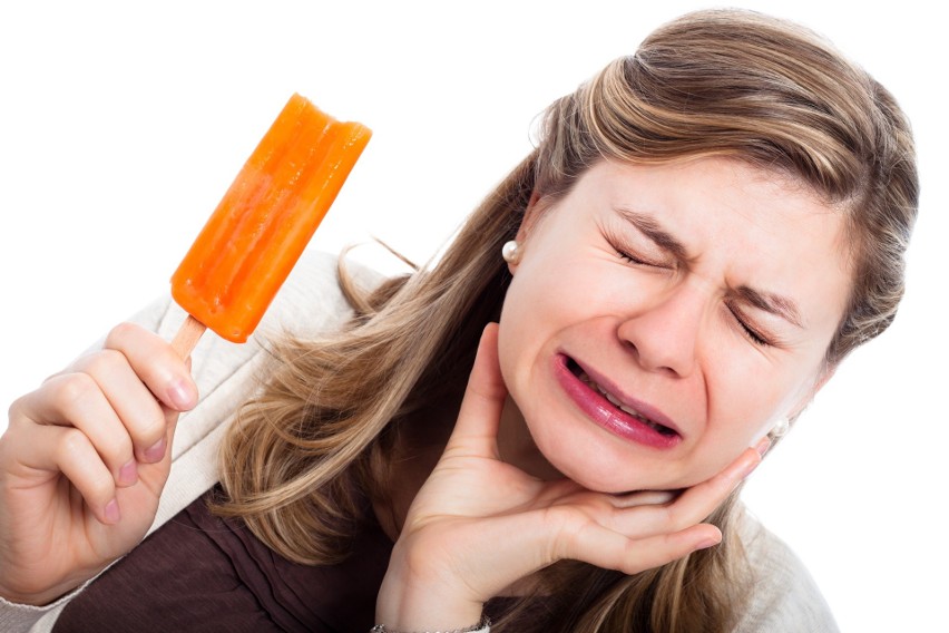 Gdy zaplombowany ząb reaguje przeszywającym bólem w...