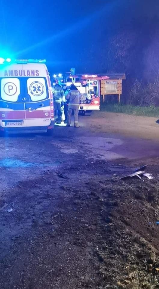 Wypadek na trasie Brańsk-Kiersnówek. Kierowca zjechał do rowu. Trafił do szpitala (zdjęcia)