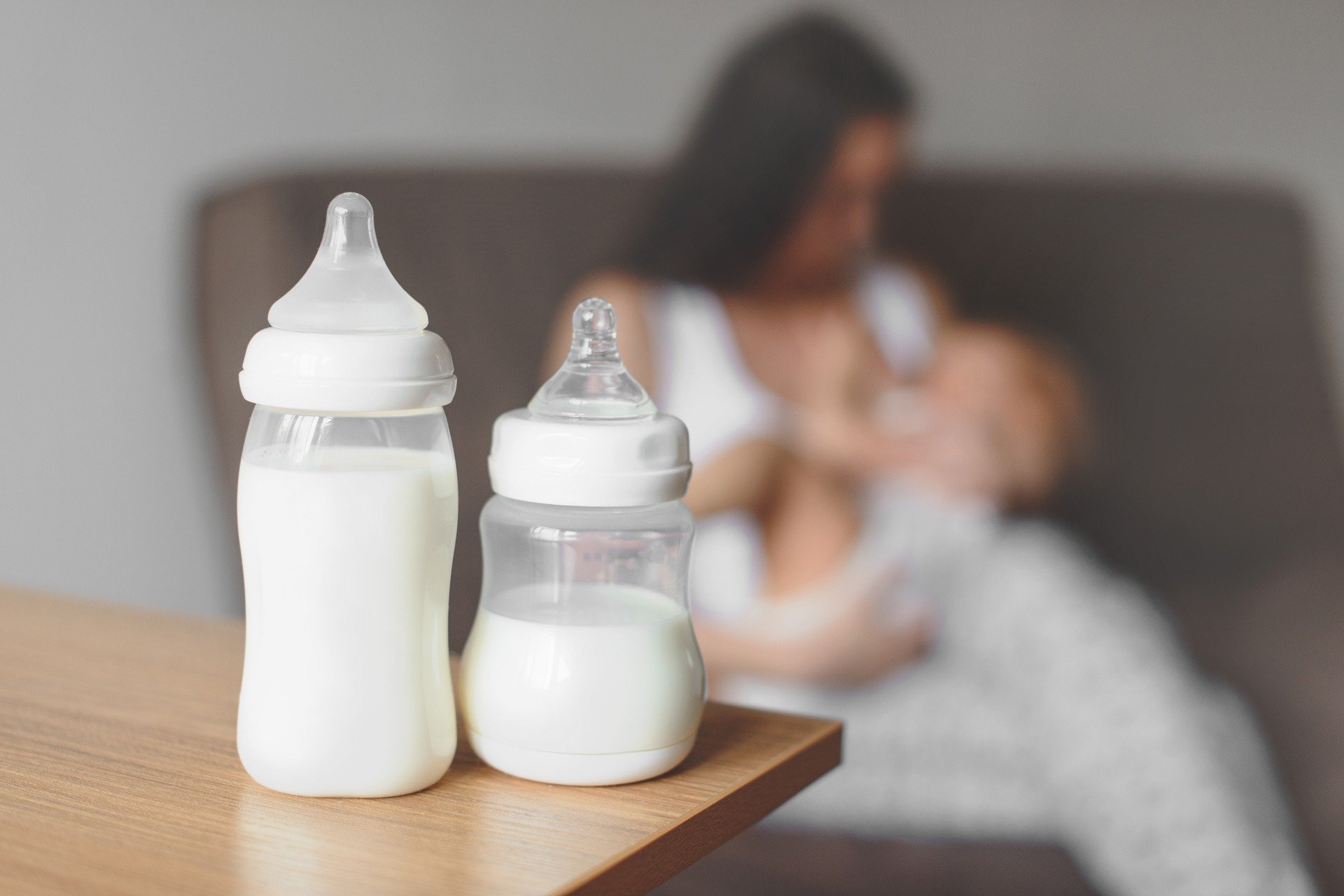 Mlekiem matki można się dzielić – czym są Banki Mleka Kobiecego? Bezpieczne  odciąganie i przechowywanie pokarmu to podstawa. Jak pomagać? | Strona  Zdrowia