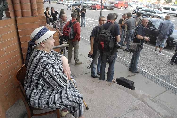 Zdjecia ze środowego protestu przed slupskim ratuszem...