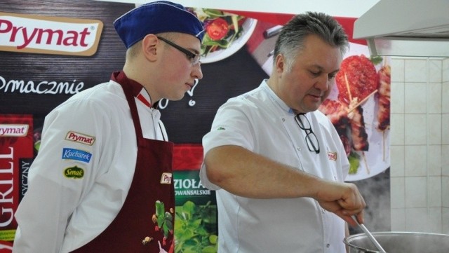 Uczniowie pionkowskiego technikum mieli okazję uczyć się od  znanego polskiego kucharza i restauratora Roberta Sowy.