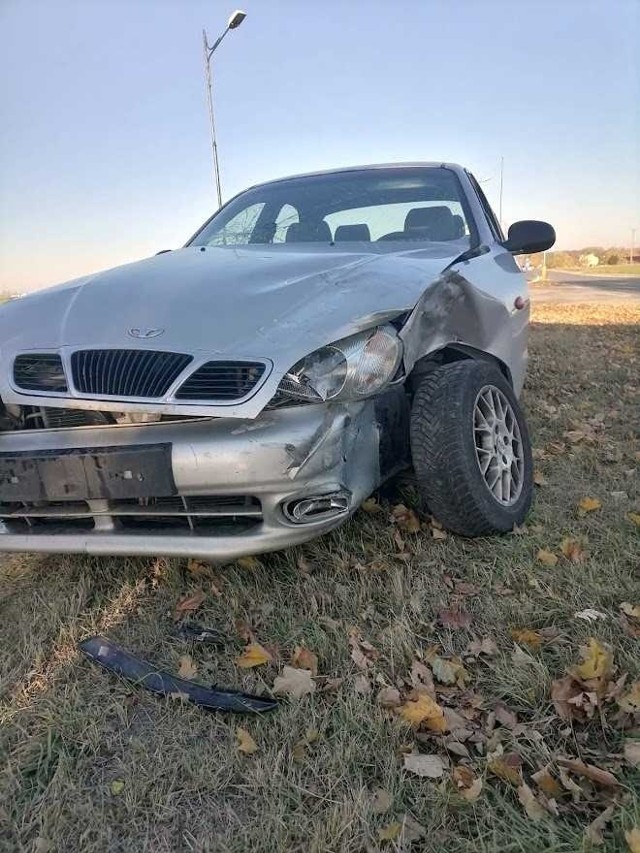 Wypadek w Strzelcach Opolskich. Zderzyły się dwa samochody osobowe.