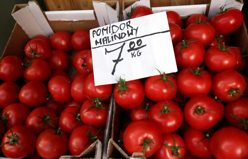 Ceny warzyw i owoców na targowisku miejskim w Katowicach