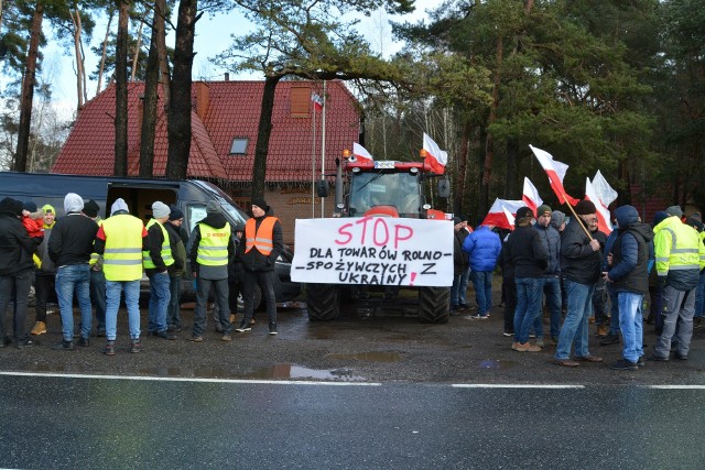 Tak wyglądała akcja protestacyjna na DK 25 Piasecznie w gminie Sępólno Krajeńskie na wysokości Zajazdu Grand.