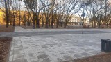 Park Staromiejski w Łodzi po nowemu. Jest dużo atrakcji, ale też utwardzonych alejek i placów. Na zieleń trzeba poczekać ZDJĘCIA