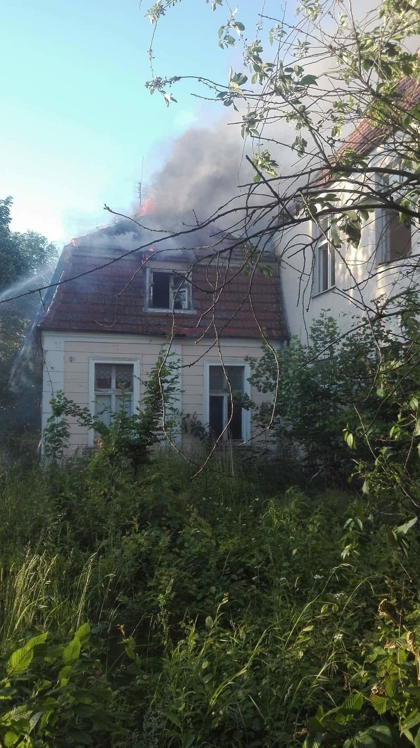 Pożar dworku w Rusocinie wybuchł 20 czerwca