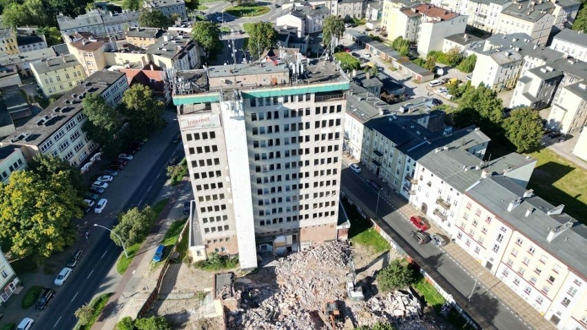 Budynek od połowy 2022 roku stoi pusty.