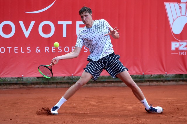 Mateusz Kułakowski nie poradził sobie w kwalifikacjach do turnieju głównego Pekao Szczecin Open. Polak przegrał z Ivanem Gakhovem (2:6, 2:6).