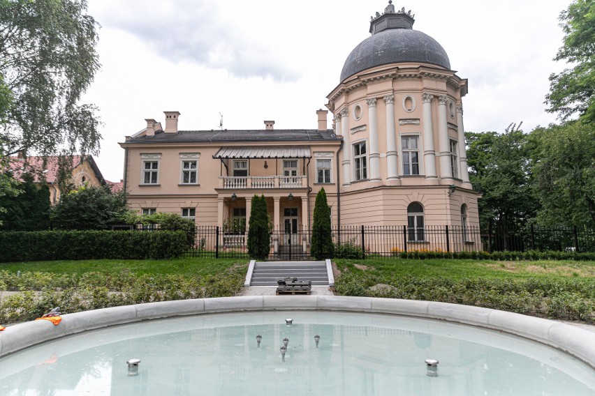 Kraków. Park Jerzmanowskich po rewitalizacji jak nowy. Kiedy zostanie otwarty dla mieszkańców? [ZDJĘCIA]