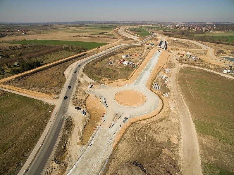Zdjęcia z budowy drogi ekspresowej S5 między Wrocławiem i...