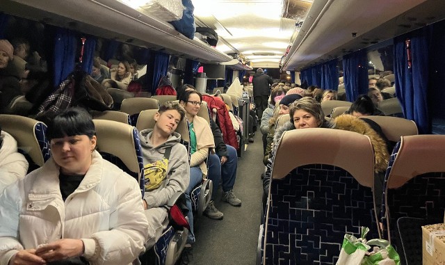 Pierwsza grupa z Energodaru dotarła bezpiecznie do Krosna. Autokar pojechał po uchodźców do Dniepra