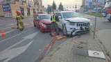 Wypadek i duże korki w Tarnowie. Dwa samochody zderzyły się na skrzyżowaniu Krakowskiej i Do Huty 