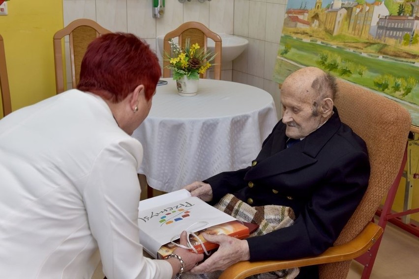 Kpt. Henryk Jaskuła był pierwszym Polakiem i trzecim...