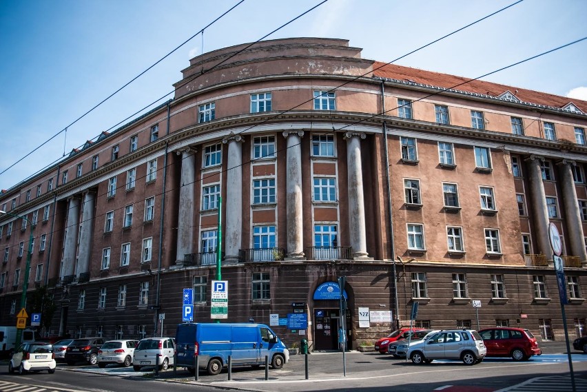 Dyrekcje poznańskich szpitali zapewniają, że nie pobierają...