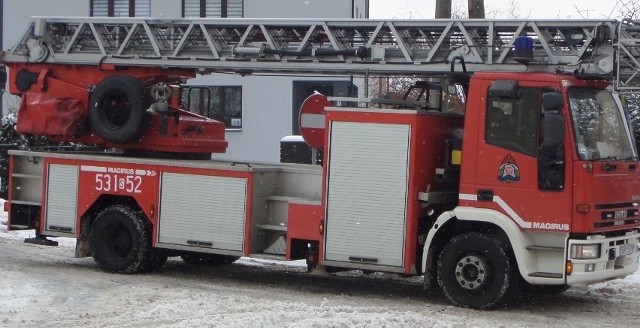 Straż pożarna interweniowała w bloku w Gliwicach, gdzie ulatniał się czad.