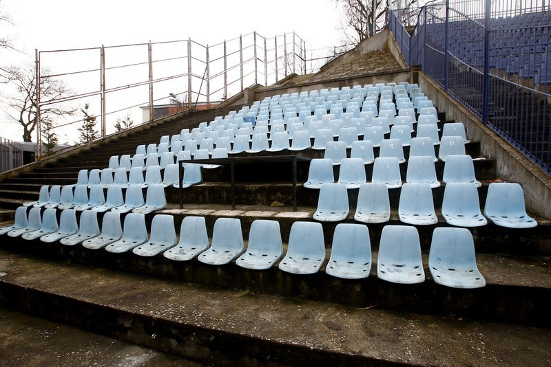 Nowe krzesełka na stadionie Pogoni Szczecin