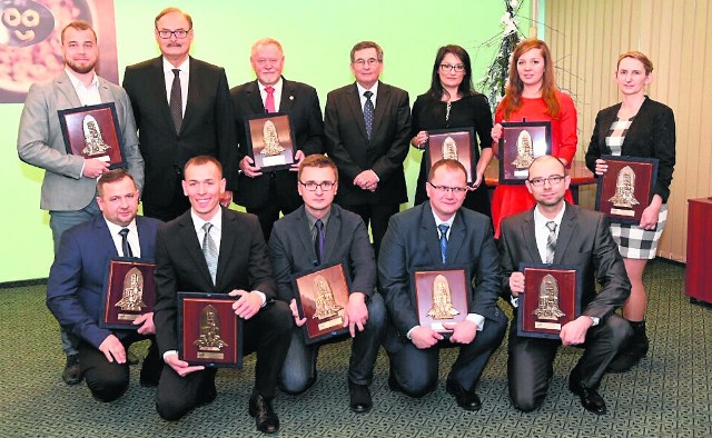 Prof. Andrzej Tretyn, prezes Wojciech Sobieszak, prof. Bogusław Goliszewski, szef RN spółki i Pracownicy Roku 2016