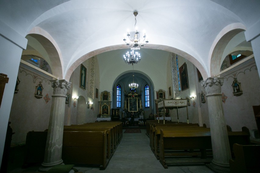 Odrestaurowana renesansowa polichromia ścian w kościele...
