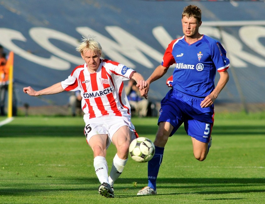 W latach 2009-2011 Sasin grał natomiast dla Cracovii.