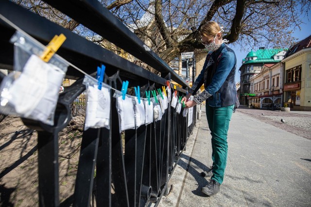 W Bielsku-Białej stanął maskomat.Zobacz kolejne zdjęcia. Przesuwaj zdjęcia w prawo - naciśnij strzałkę lub przycisk NASTĘPNE