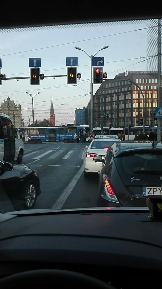 Poważny wypadek na Bramie Portowej. Jedenaście osób rannych