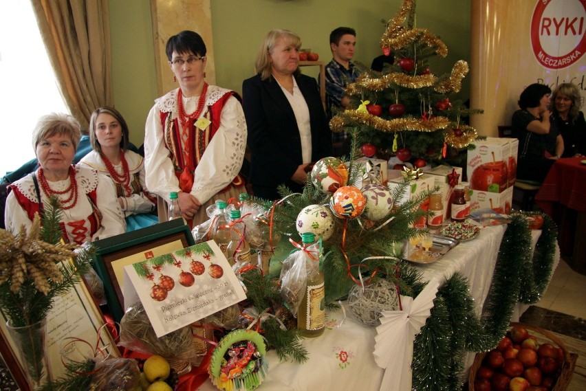 Kiermasz świąteczny w Urzędzie Wojewódzkim (ZDJĘCIA)