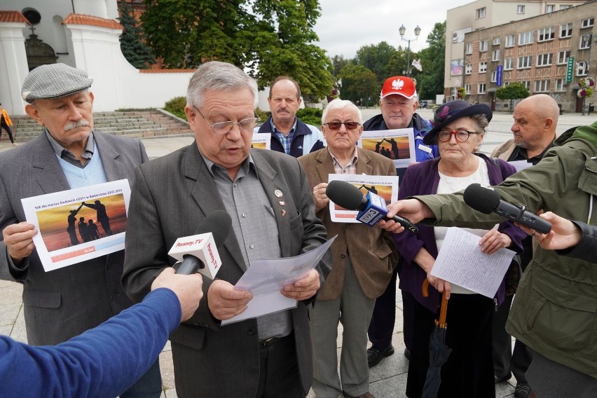 To są rozbestwieni ludzie. Jeżdżą z miasta do miasta, a i...