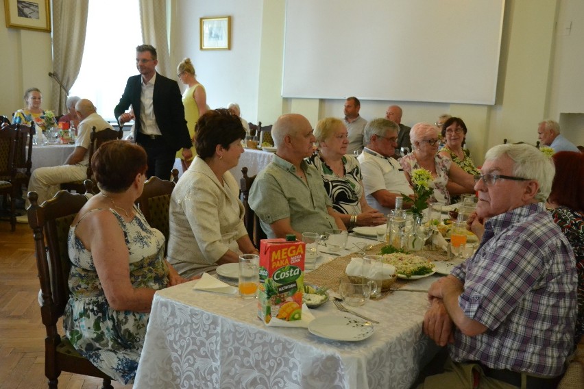 Lipnowscy emeryci zorganizowali imprezę z okazji Światowego Dnia Inwalidy. Było radośnie!