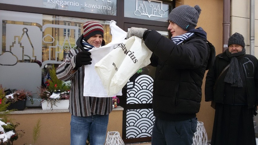 Jaworzno: Orszak Trzech Króli przeszedł przez rynek. Były alpaki i traktorki [ZDJĘCIA]